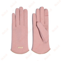 fashionable pink gloves keep warm